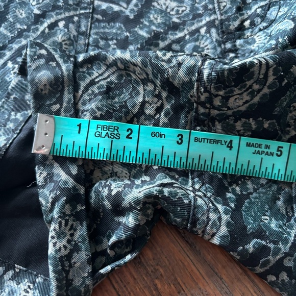 Lucky Brand size 4 black & gray paisley print shorts - Picture 11 of 15